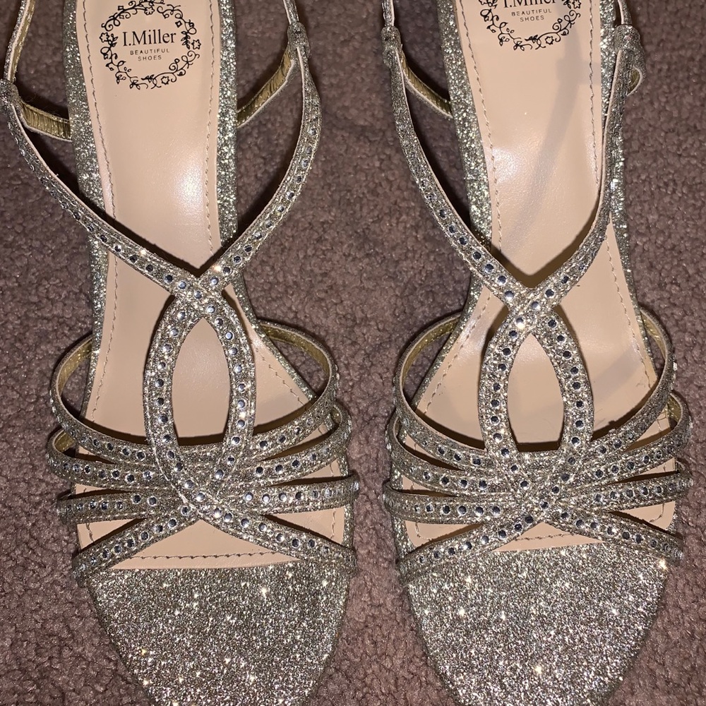 I. MILLER Gold Statement Heels Size US 7.